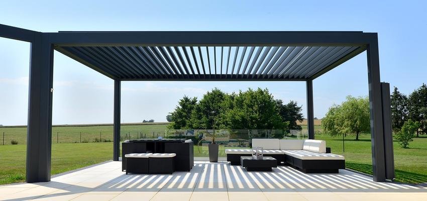 Cafe awning with outdoor seating area