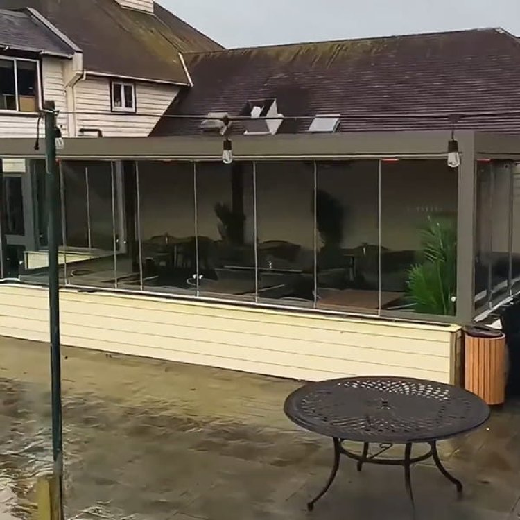 Sandford Springs Hotel and Country Club Pergola Exterior
