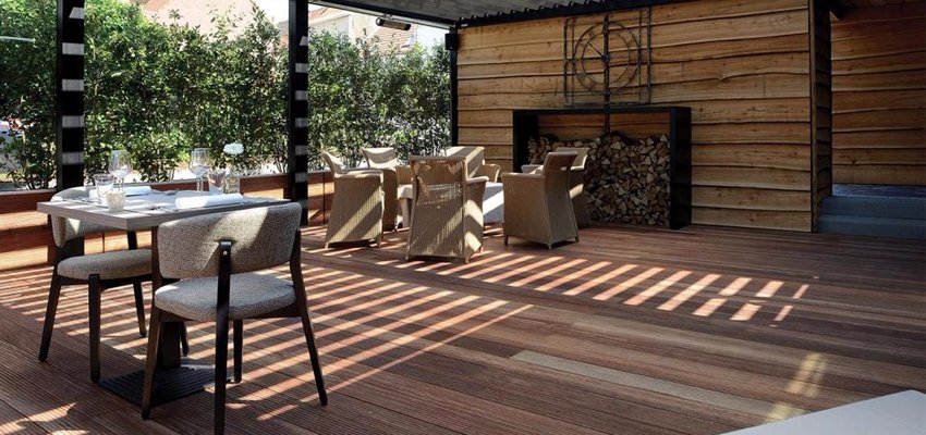 Commercial awning with outdoor seating